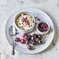 Cold rose-scented rice pudding with fresh cherries